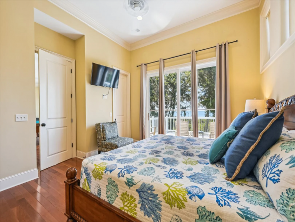 Hilton Head 7-Bedroom Beachfront Haven with a Pool Sleeps 20