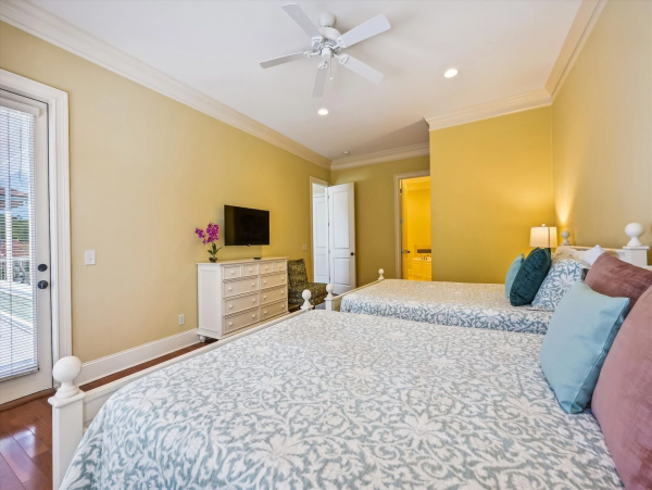 Hilton Head 7-Bedroom Beachfront Haven with a Pool Sleeps 20