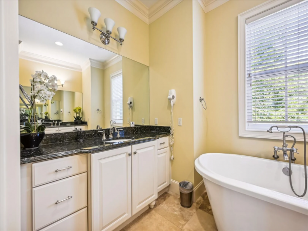 Hilton Head 7-Bedroom Beachfront Haven with a Pool Sleeps 20