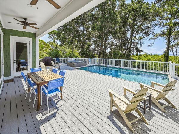 Hilton Head 7-Bedroom Beachfront Haven with a Pool Sleeps 20