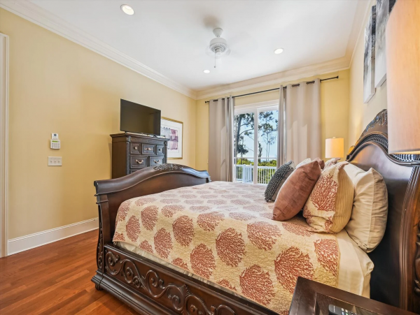 Hilton Head 7-Bedroom Beachfront Haven with a Pool Sleeps 20