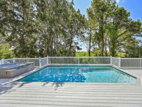 Hilton Head 7-Bedroom Beachfront Haven with a Pool Sleeps 20