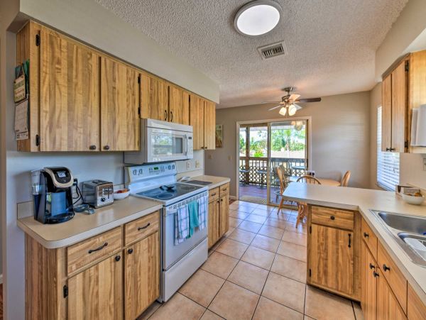 Lovely Manasota Key Vacation Home With Pool Sleeps 4 Guests