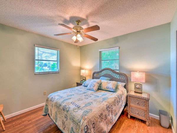 Lovely Manasota Key Vacation Home With Pool Sleeps 4 Guests