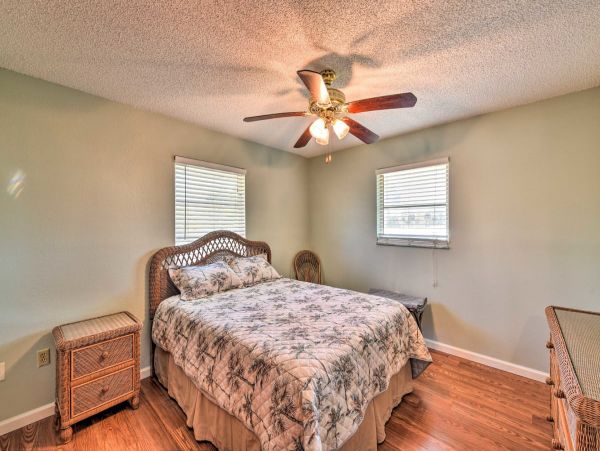 Lovely Manasota Key Vacation Home With Pool Sleeps 4 Guests
