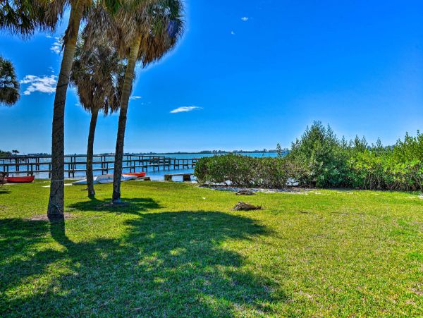 Lovely Manasota Key Vacation Home With Pool Sleeps 4 Guests