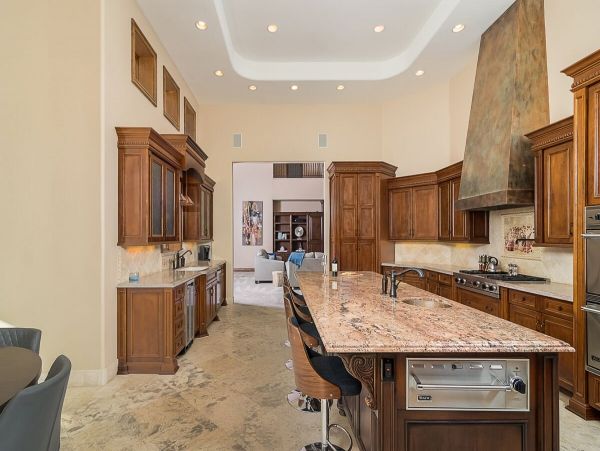 Phoenix Luxury Vacation Pool Home Sleeps Sixteen Guests