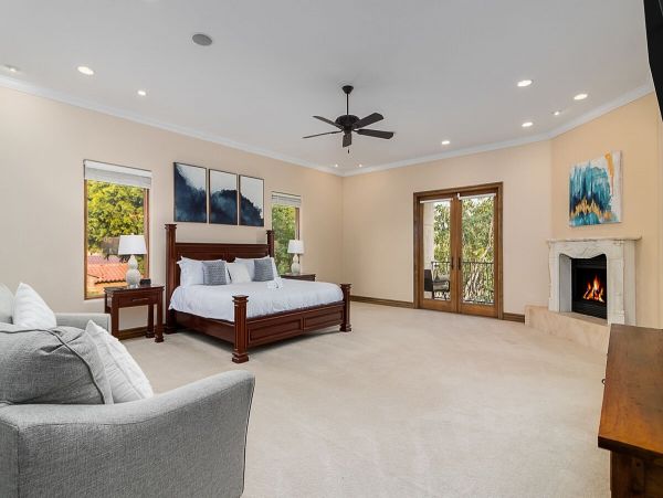 Phoenix Luxury Vacation Pool Home Sleeps Sixteen Guests