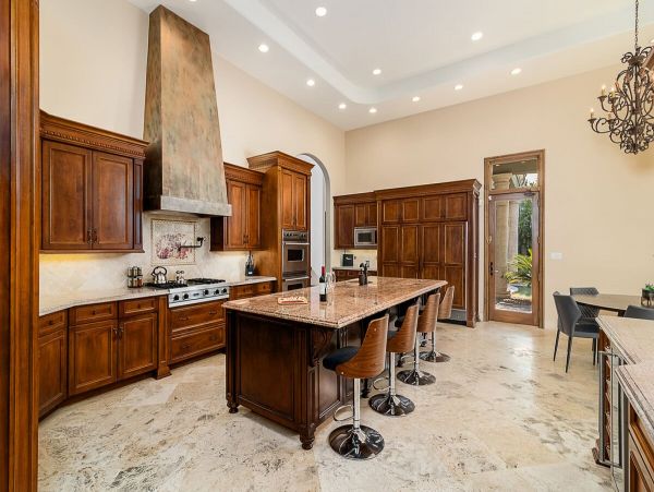 Phoenix Luxury Vacation Pool Home Sleeps Sixteen Guests