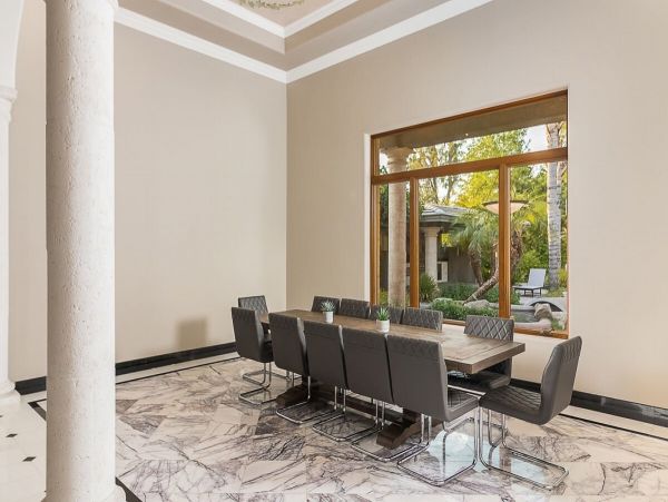 Phoenix Luxury Vacation Pool Home Sleeps Sixteen Guests