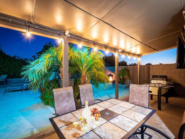 Six Bedroom Vacation Home with Pool & Spa in Scottsdale