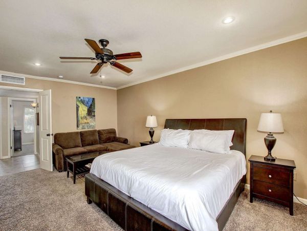 Scottsdale Vacation Rental Sleeps 22 Guests Pool Home