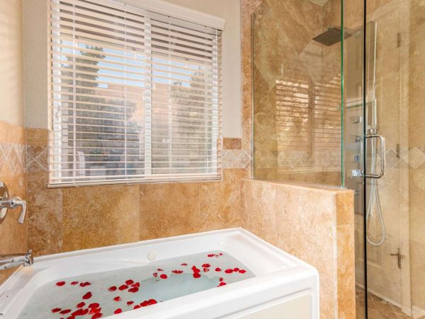 Scottsdale Five Bedroom Vacation Home Sleeps Up To 16 Guests