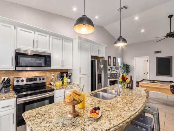 Scottsdale Five Bedroom Vacation Home Sleeps Up To 16 Guests