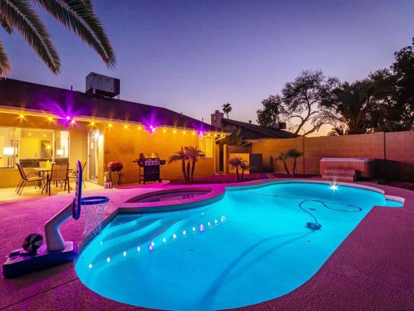Scottsdale Five Bedroom Vacation Home Sleeps Up To 16 Guests