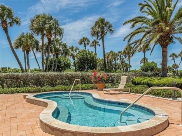Luxurious Beachfront Condominium on Longboat Key