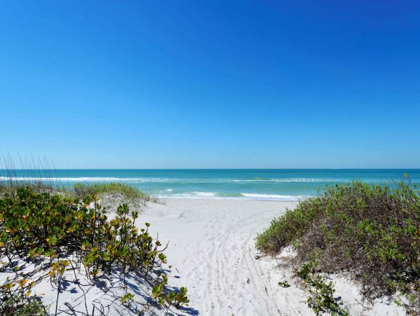 Elegant Vacation Condo in Longboat Key Two Bedrooms Sleeps 4