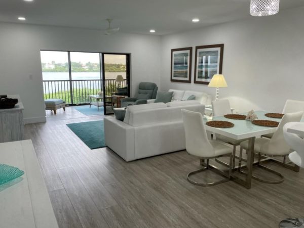 Elegant Vacation Condo in Longboat Key Two Bedrooms Sleeps 4