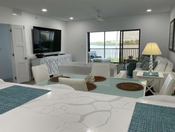 Elegant Vacation Condo in Longboat Key Two Bedrooms Sleeps 4