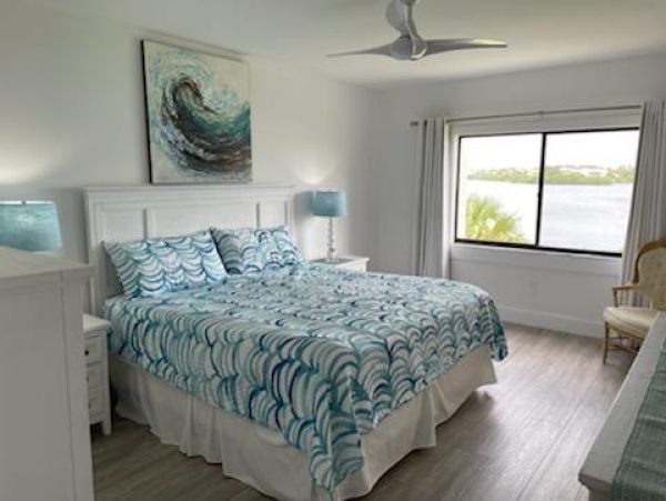 Elegant Vacation Condo in Longboat Key Two Bedrooms Sleeps 4