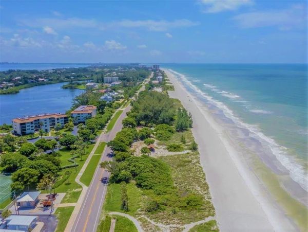 Elegant Vacation Condo in Longboat Key Two Bedrooms Sleeps 4
