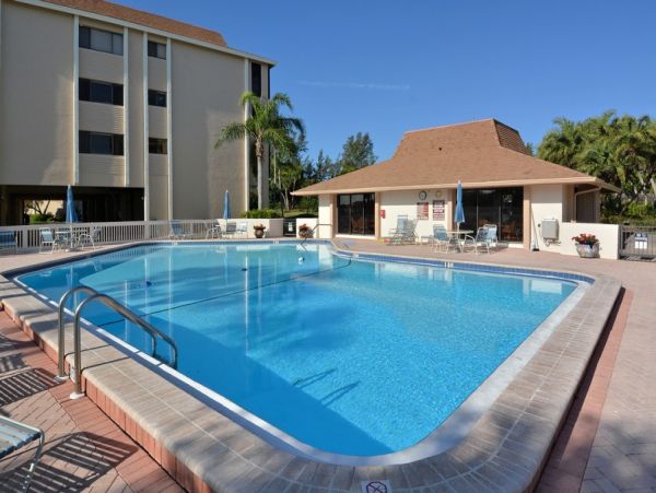 Elegant Vacation Condo in Longboat Key Two Bedrooms Sleeps 4