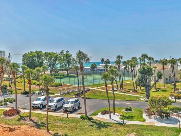 Elegant Vacation Condo in Longboat Key Two Bedrooms Sleeps 4