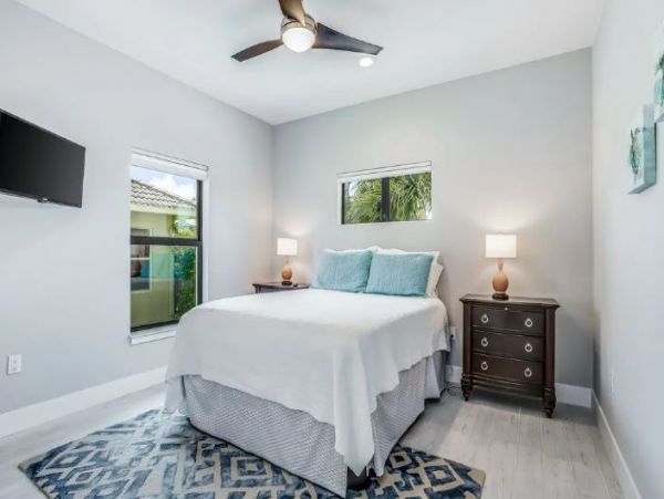 Four Bedroom Luxury Home with Pool in Marco Island