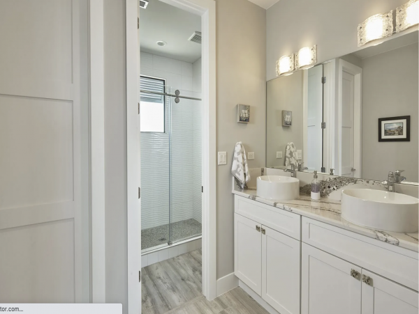 Four Bedroom Luxury Home with Pool in Marco Island