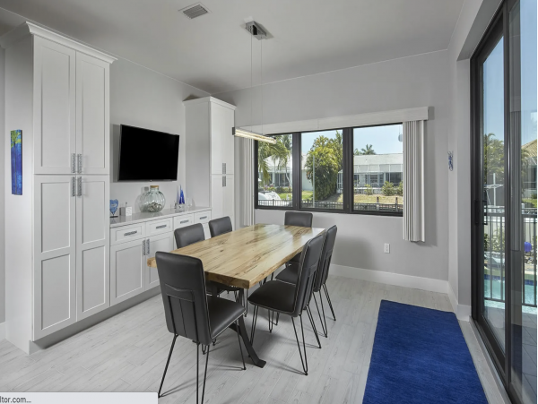 Four Bedroom Luxury Home with Pool in Marco Island