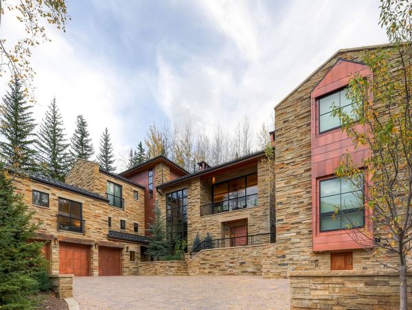 Vail 10,000 Sq Ft Luxury Ski Home Ski in Ski Out- This Home Has It All