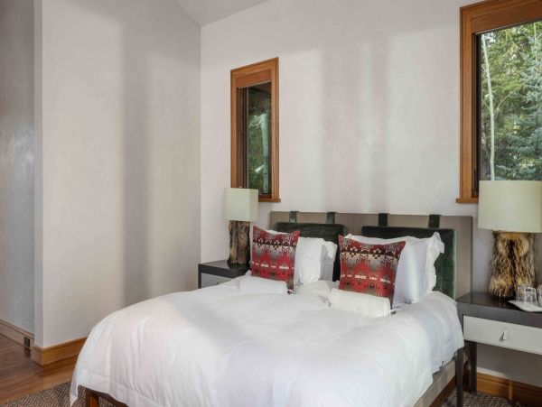 Vail 10,000 Sq Ft Luxury Ski Home Ski in Ski Out- This Home Has It All