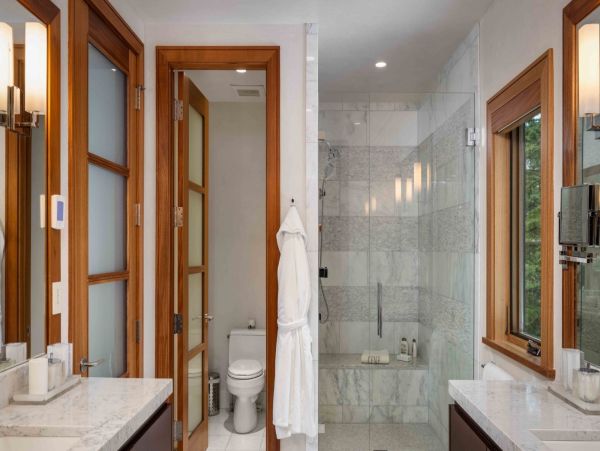 Vail 10,000 Sq Ft Luxury Ski Home Ski in Ski Out- This Home Has It All
