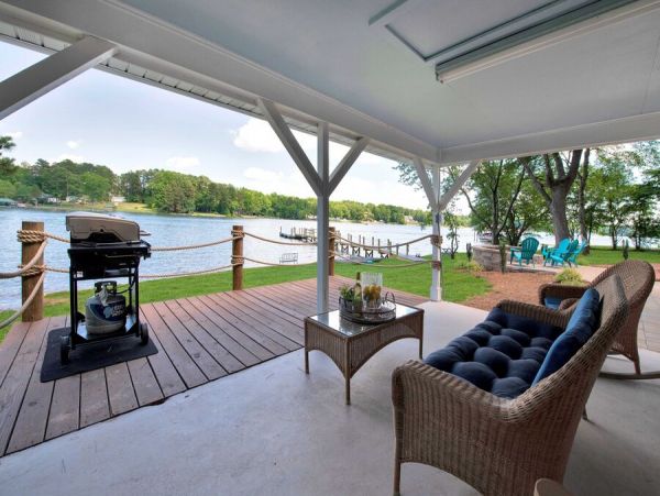 Lakefront North Carolina Modern Vacation Home 10 Guests