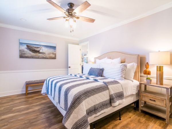 Lakefront North Carolina Modern Vacation Home 10 Guests