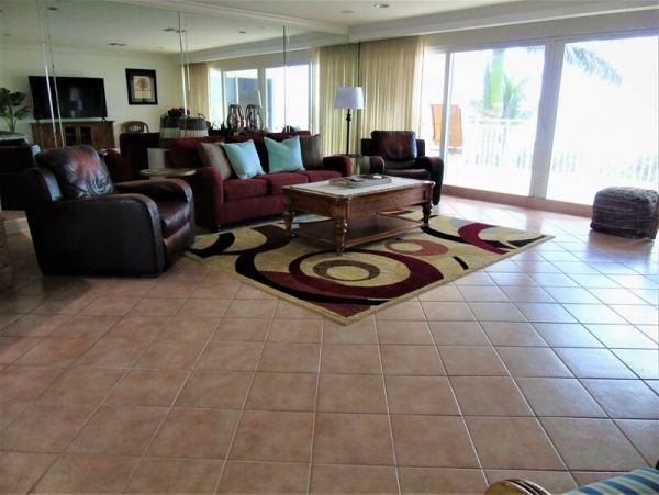 Spectacular Views Await You In This Vacation Condo 6 Guests