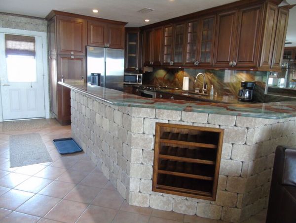 Spectacular Views Await You In This Vacation Condo 6 Guests