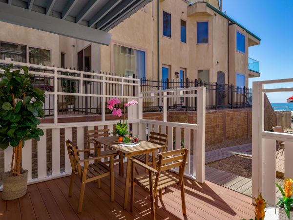 San Diego Beach Communities North Condo 995637