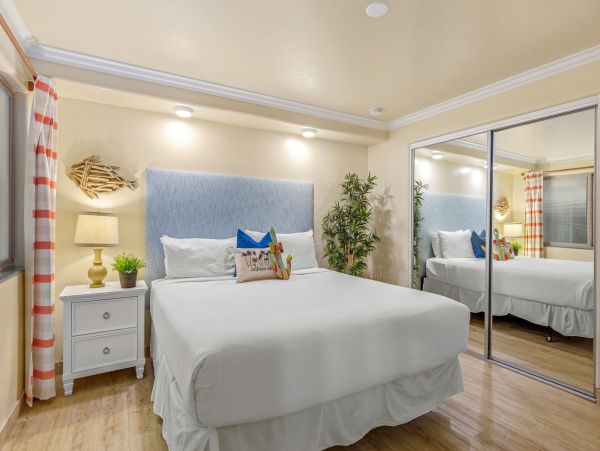 San Diego Beach Communities North Condo 995639