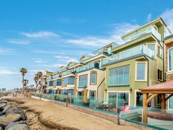San Diego Beach Communities North Condo 995639