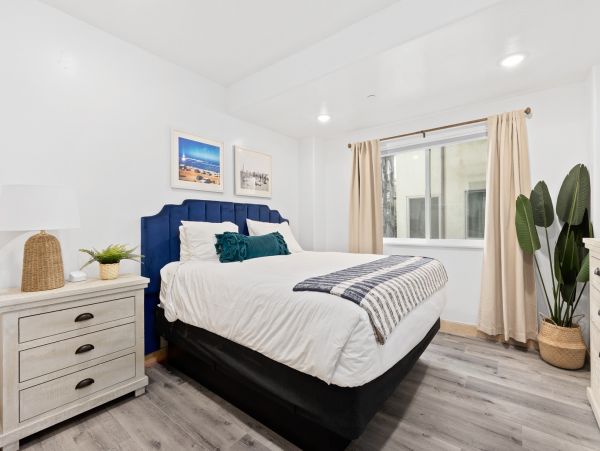 Oceanside Beachfront Vacation Rental Sleeps 14 Guests