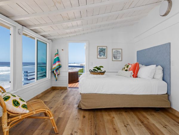 Oceanside Vacation Cottage with Private Spa & Amazing Views