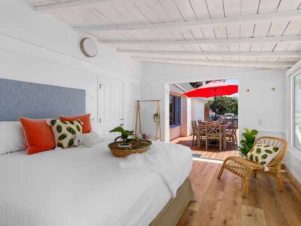 Oceanside Vacation Cottage with Private Spa & Amazing Views