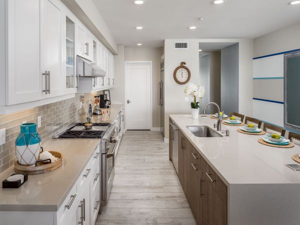 San Diego Beach Communities North Condo 995652