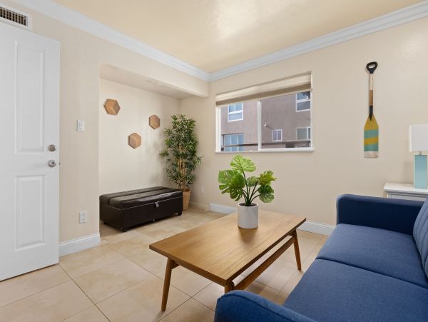 San Diego Beach Communities North Condo 995655