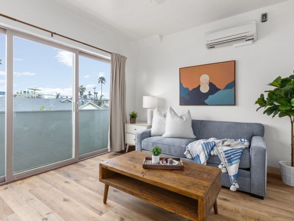 Upper Six Bedroom with Unbelievable Rooftop Deck in Oceanside