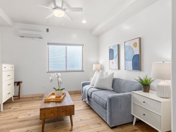 Upper Six Bedroom with Unbelievable Rooftop Deck in Oceanside