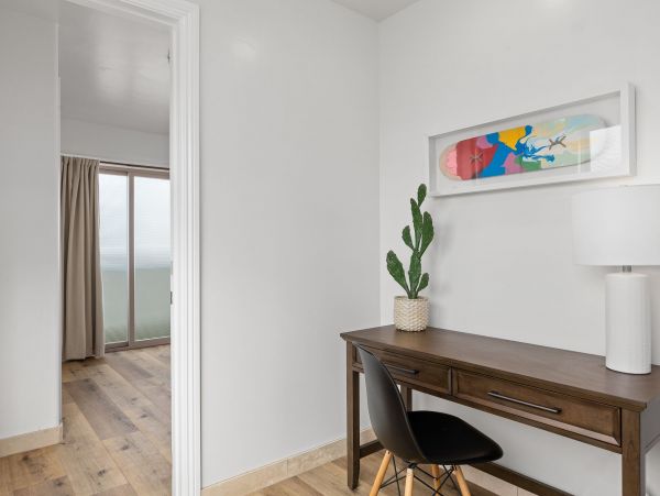 Upper Six Bedroom with Unbelievable Rooftop Deck in Oceanside