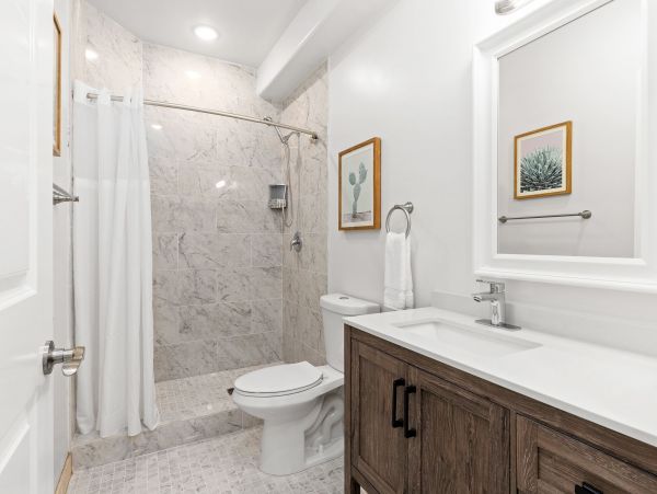 Upper Six Bedroom with Unbelievable Rooftop Deck in Oceanside