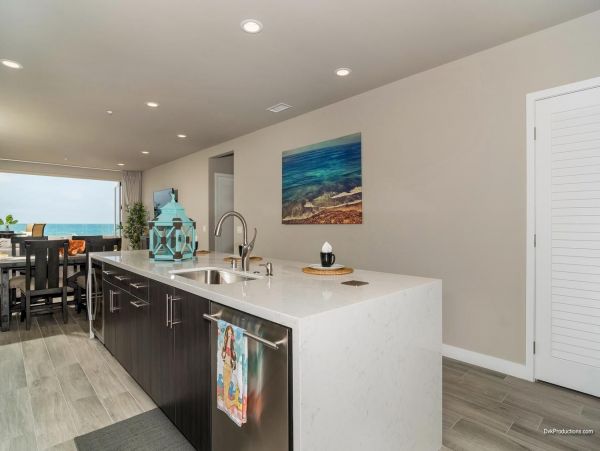 San Diego Beach Communities North Condo 995664